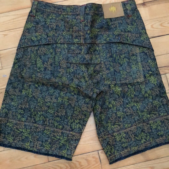 Clothes - Picture 3 of 5